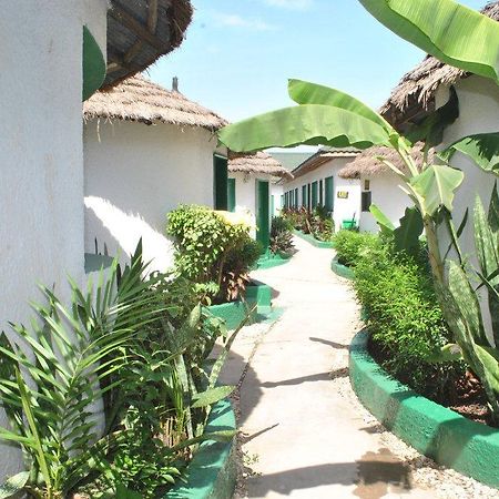 Bakau African Village Hotel מראה חיצוני תמונה
